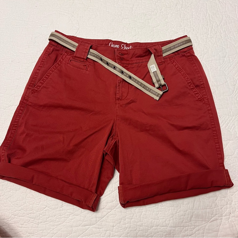 Womens St. Johns Bay Cotton Blend Red chino shorts sz 10 Belt Included New